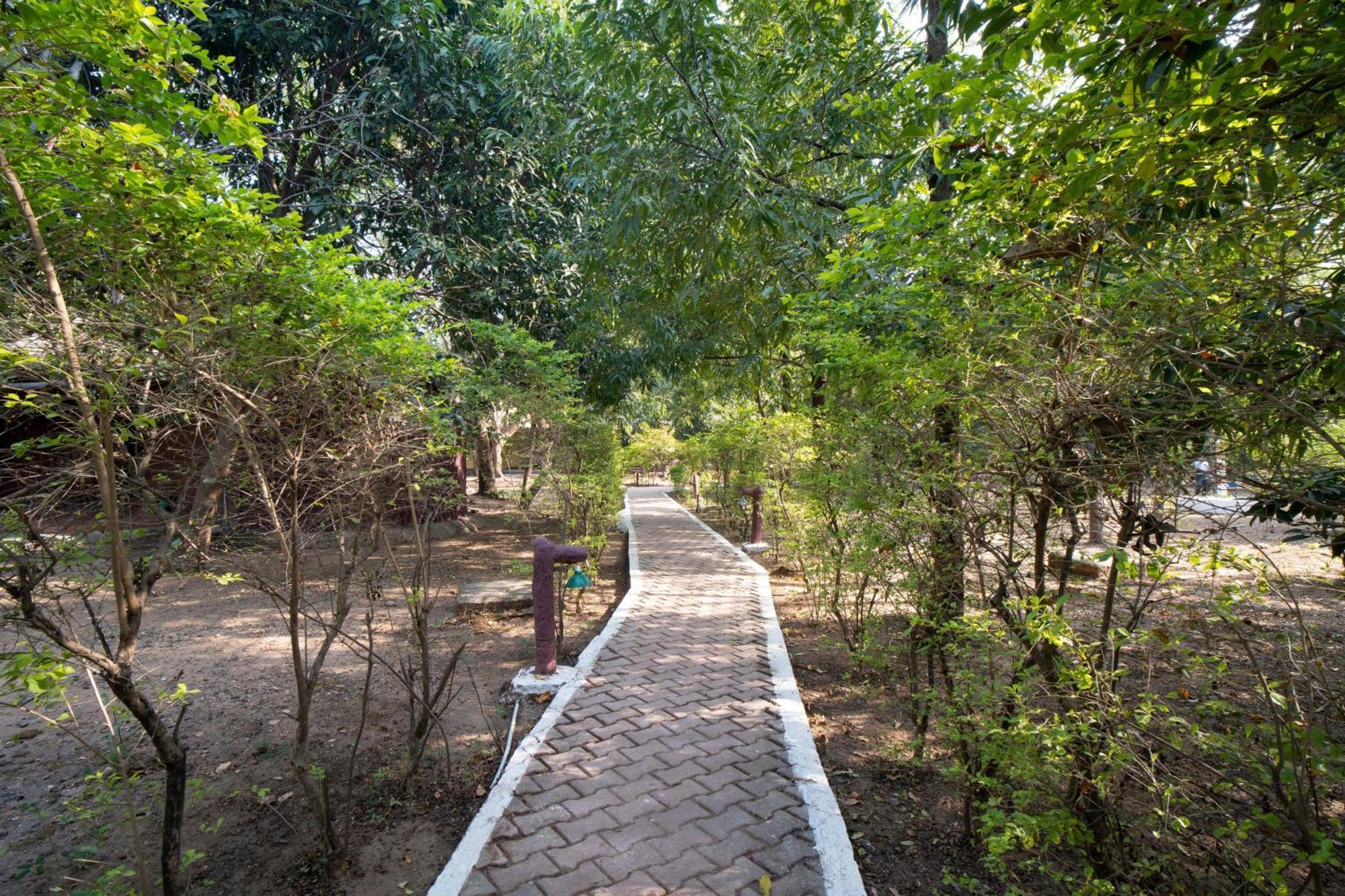 Treebo Premium Mowgli'S Den, Pench Otel Khawāsa Dış mekan fotoğraf
